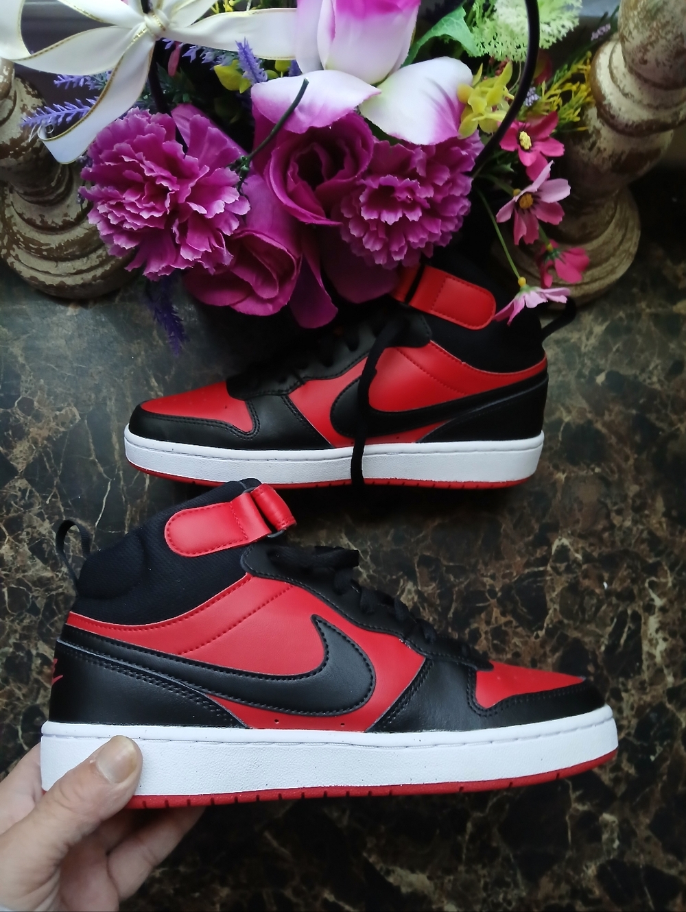 Nike Court Borough Mid II Basketball/Lifestyle  Shoes Size 6.5 Youth/8 Women